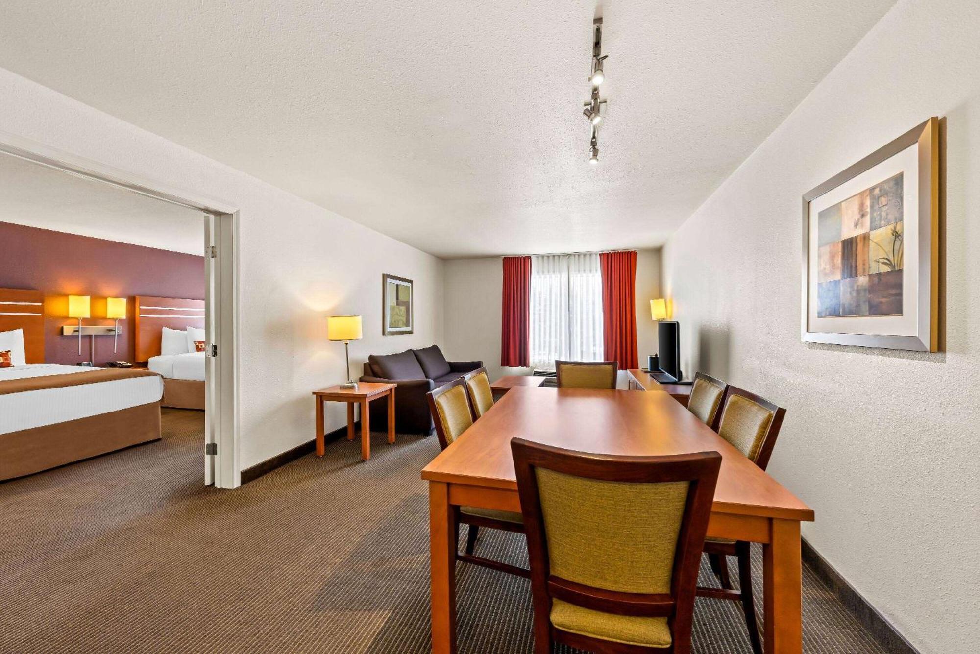Hotel Wingate By Wyndham South