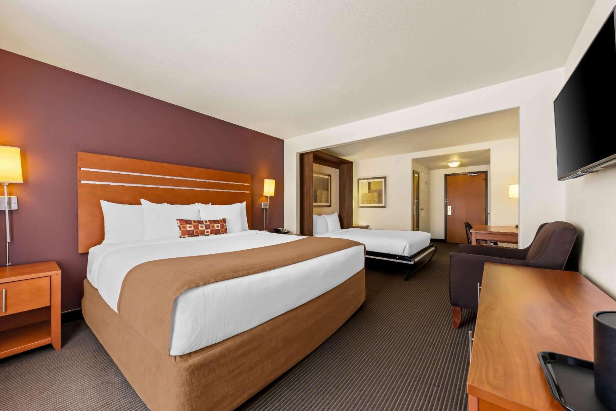 Wingate By Wyndham South 3*
