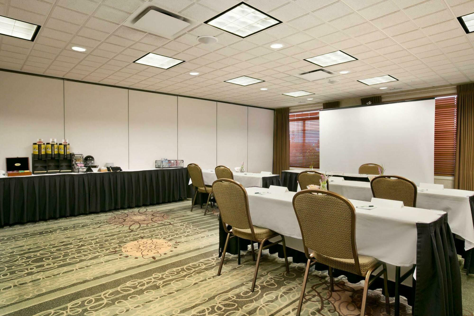 Hotel Wingate By Wyndham South